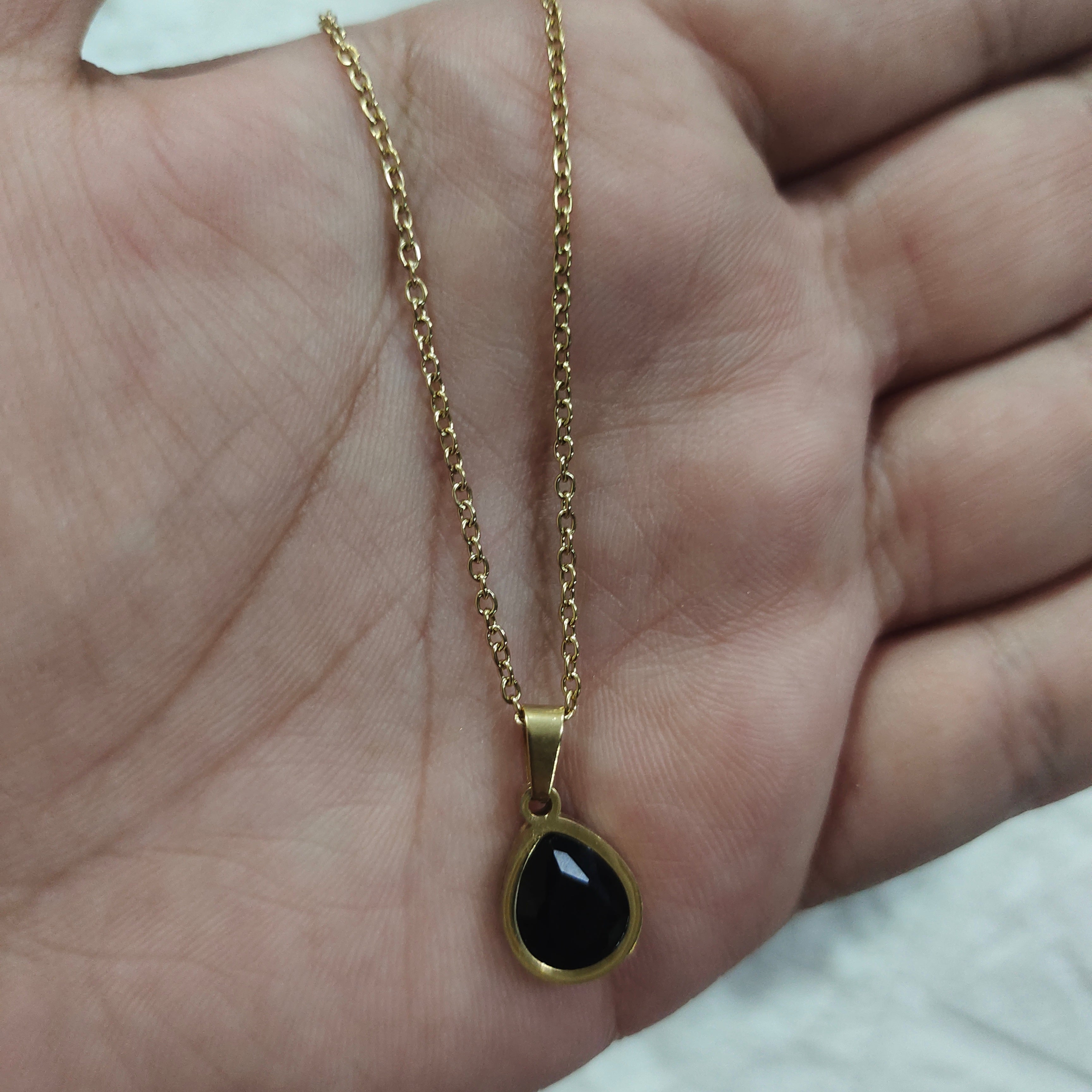 Black Small Tear Drop Pendant with earings