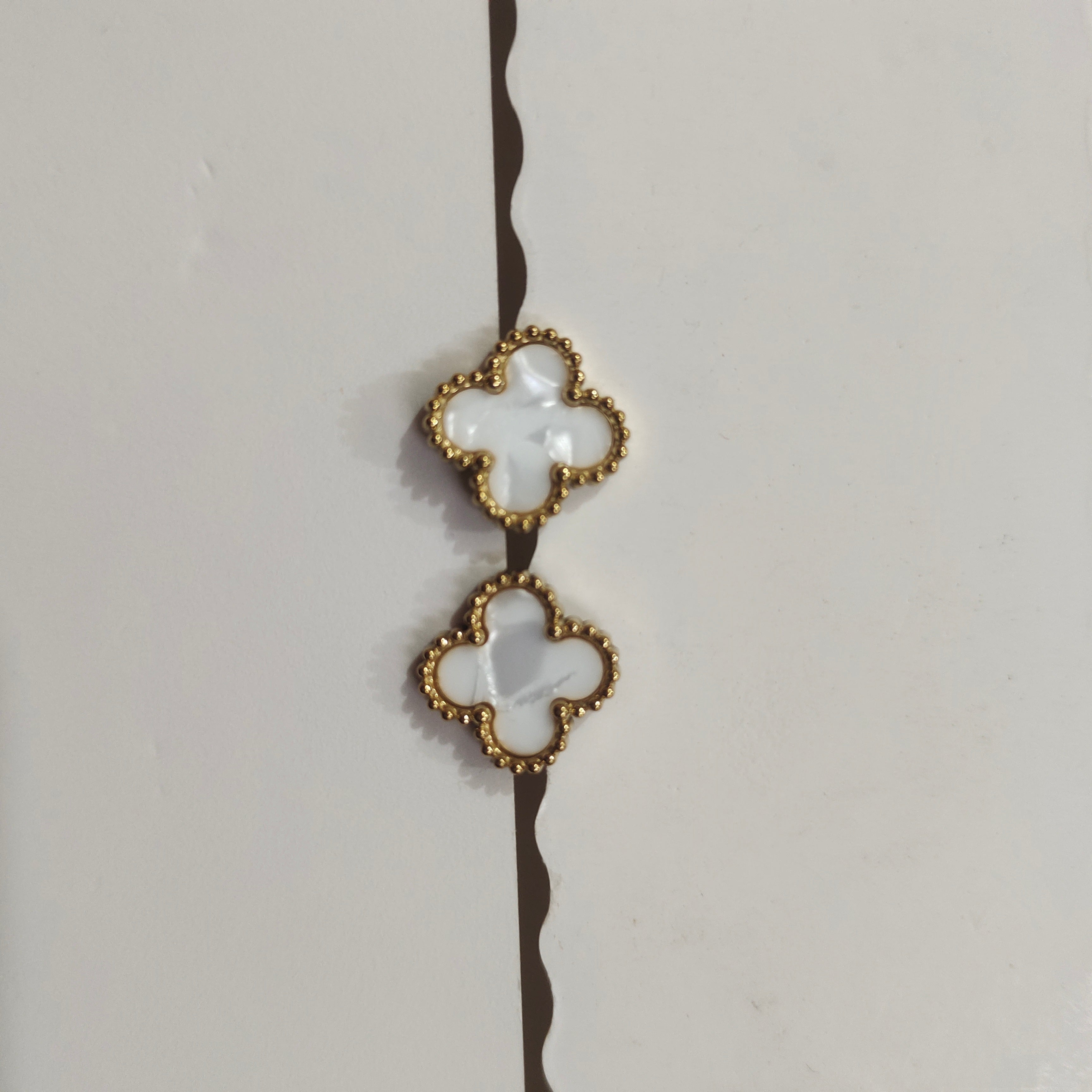 White Clover Pendant With Earings