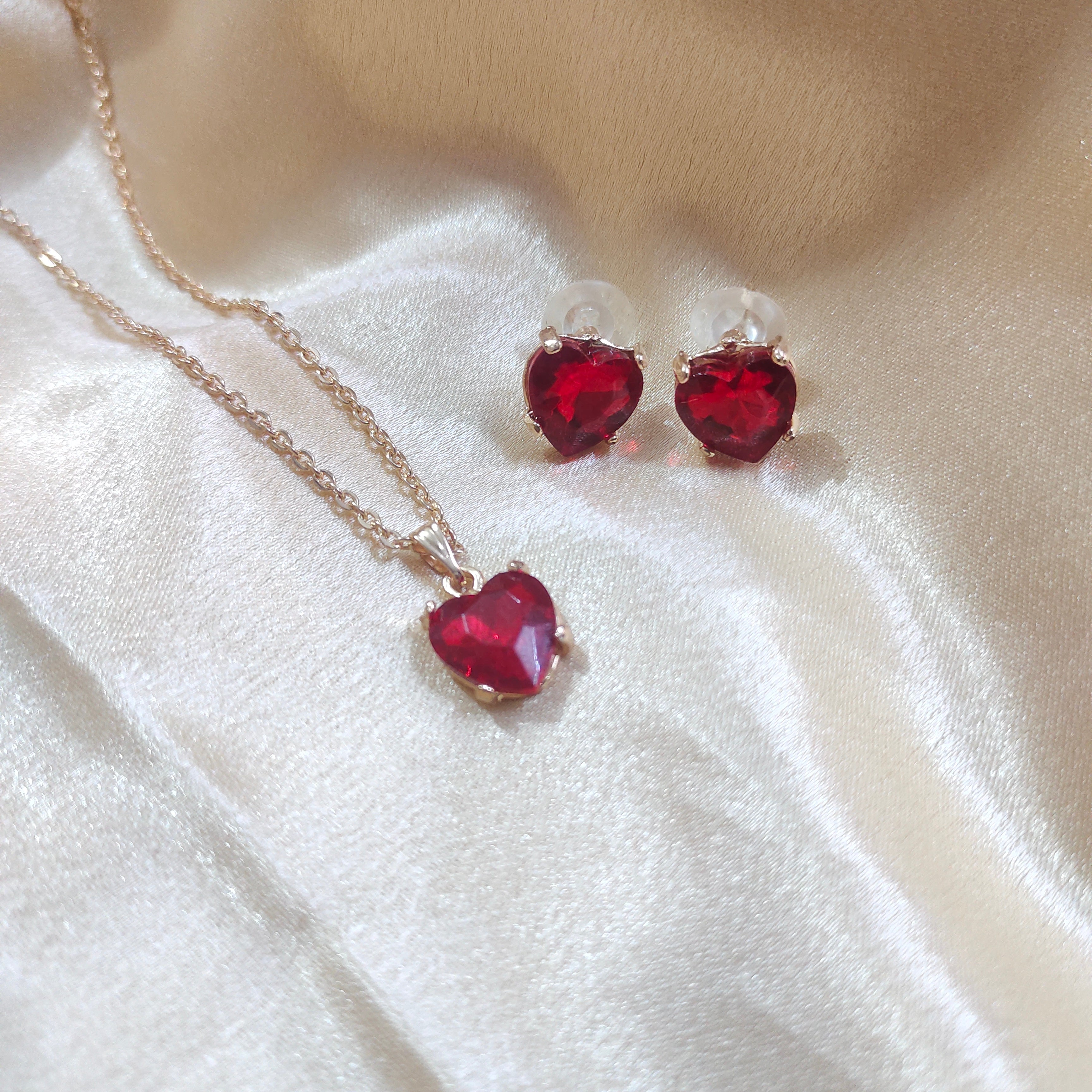 Red heart pendant with earings