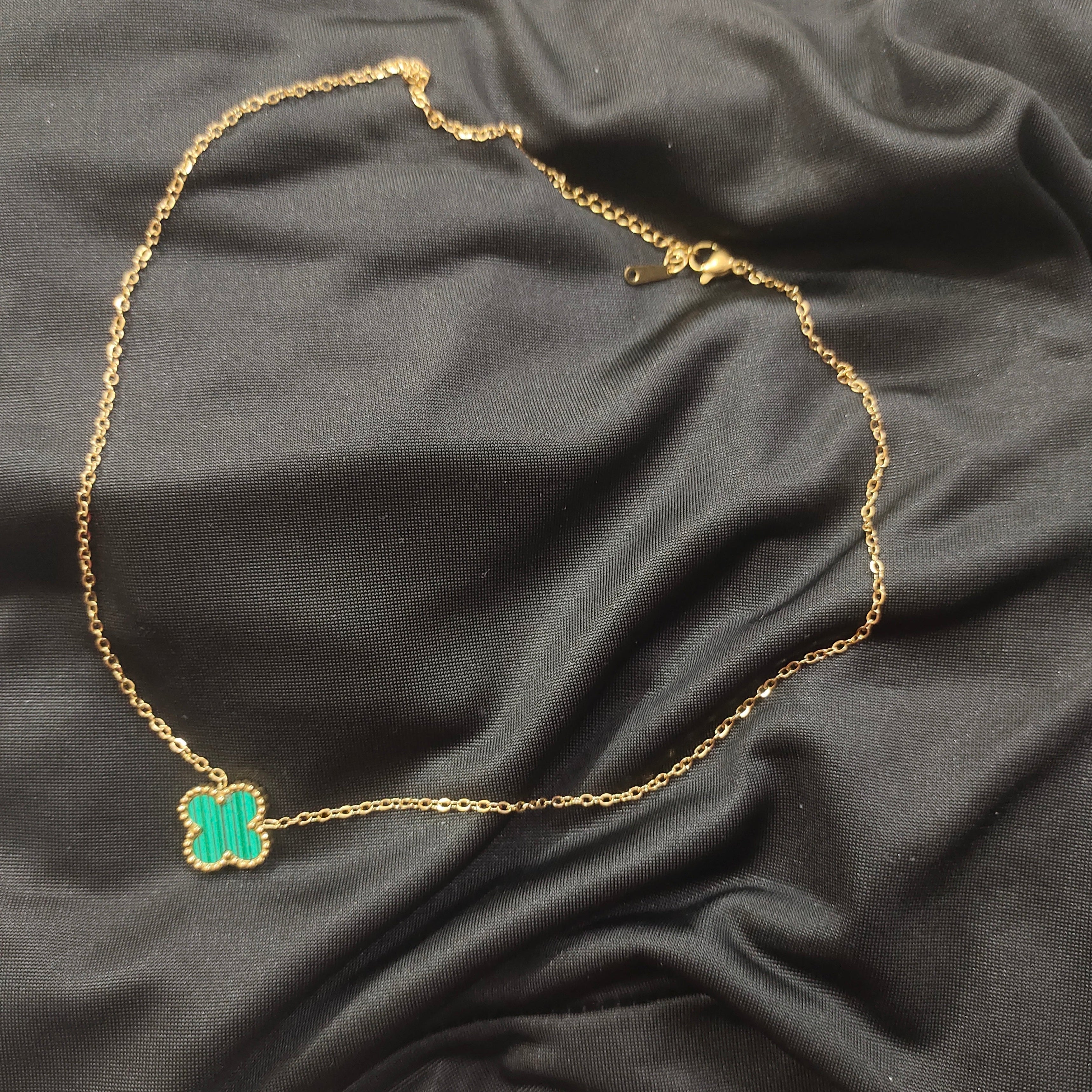 Green Clover Pendant With Earings