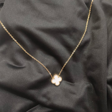 White Clover Pendant With Earings