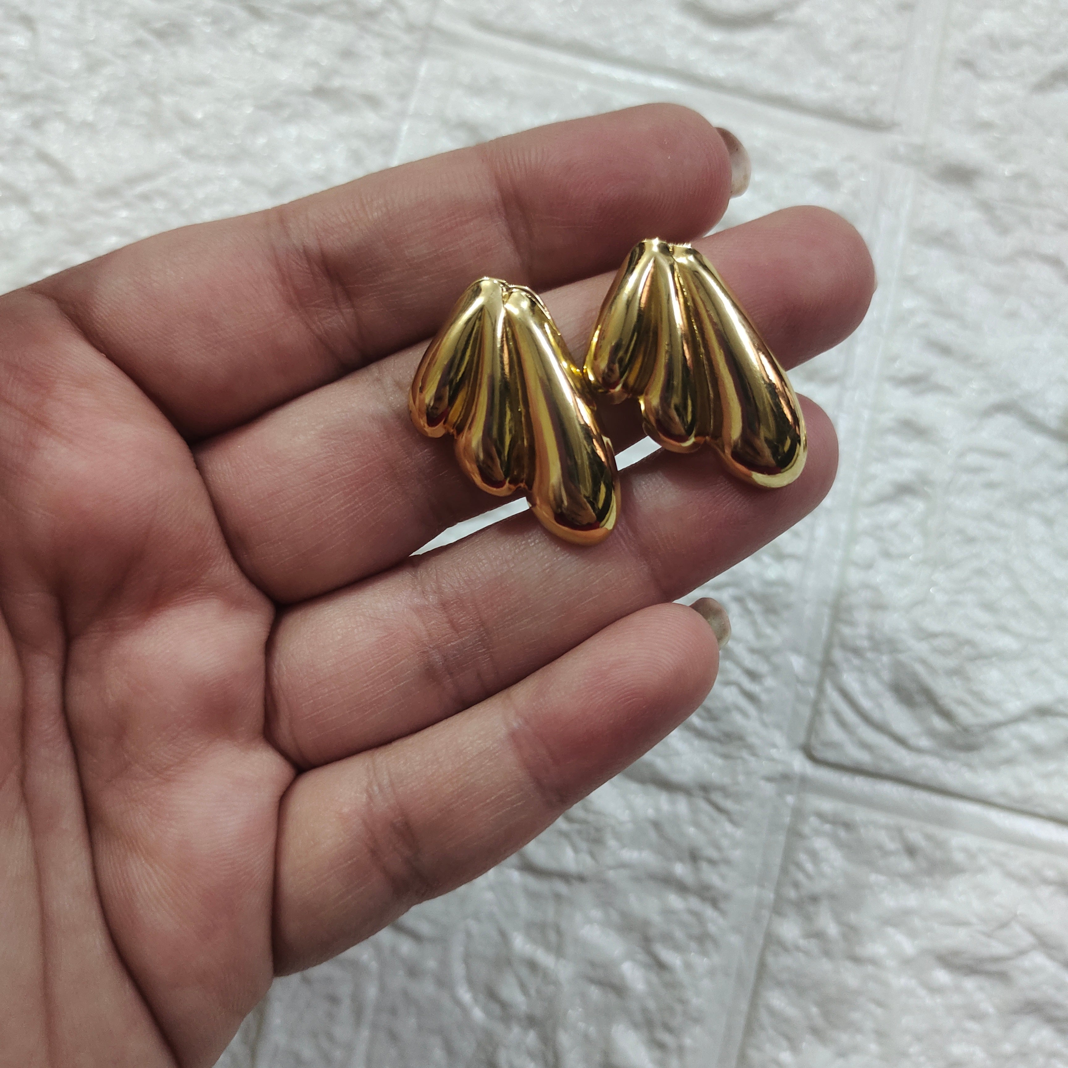 Shell Statement Earings