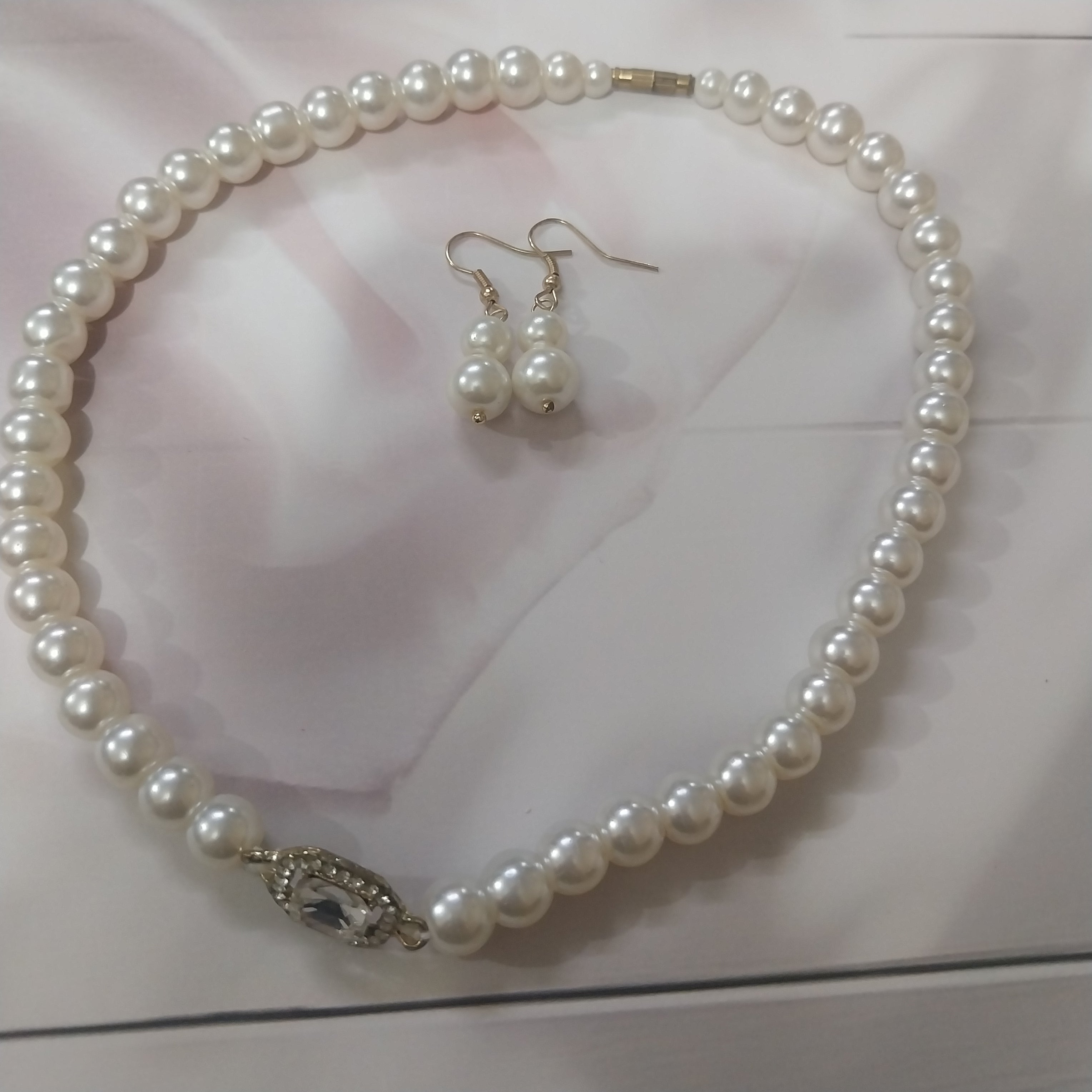Pearl Necklace With Light Weight Earings