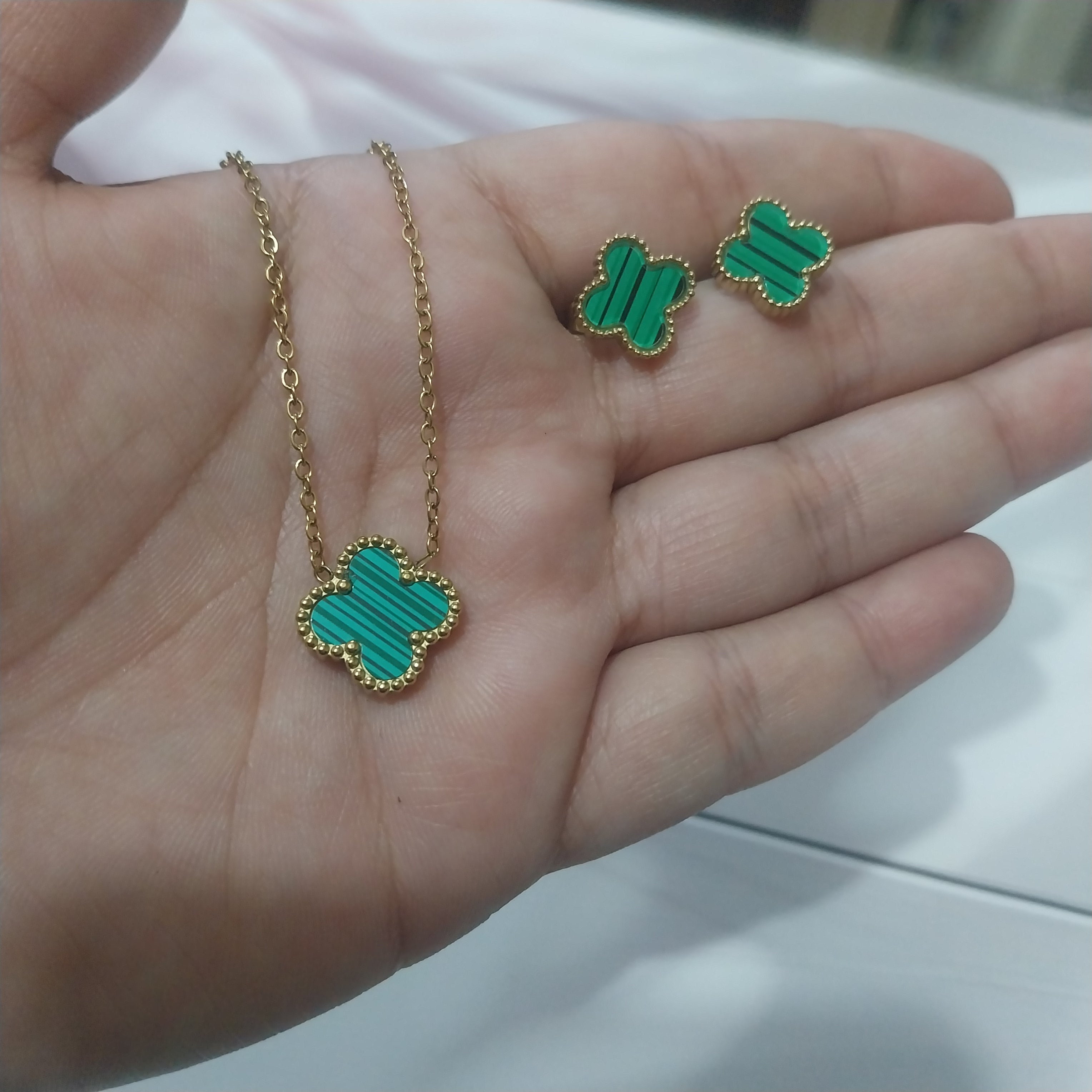 Green Clover Pendant With Earings